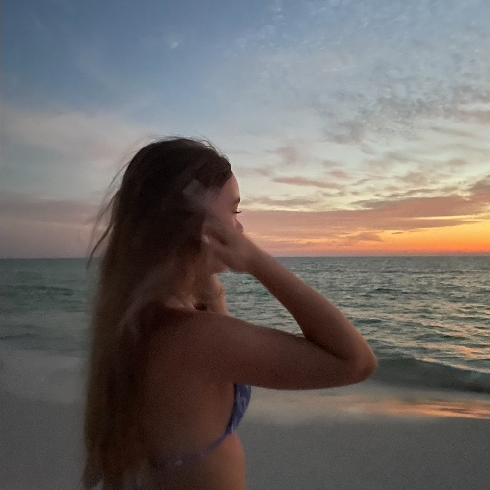 Meet your Posher, Ava